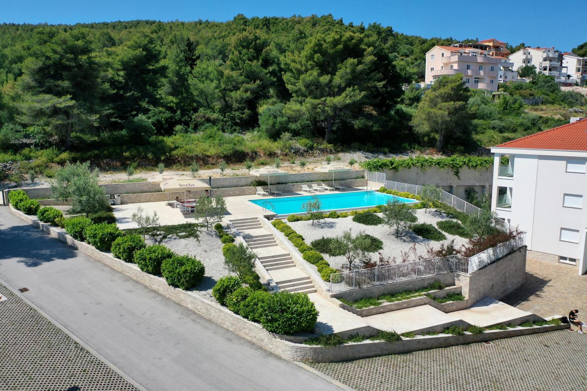 Malo More Resort Arbanija エクステリア 写真